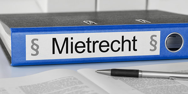 Ordner mit Aufschrift Mietrecht